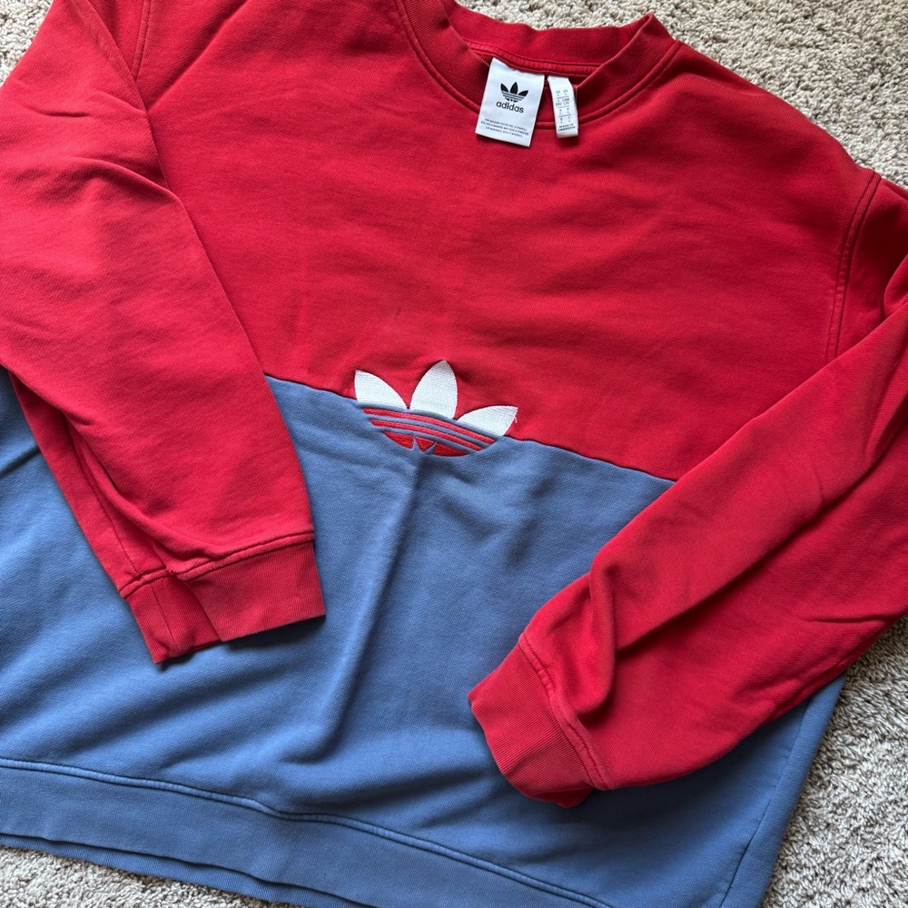 Vintage Adidas crewneck red and blue sweatshirt large
